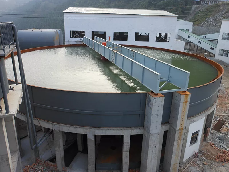 Hydraulisk trykcenter transmissionsfortykningsmiddel