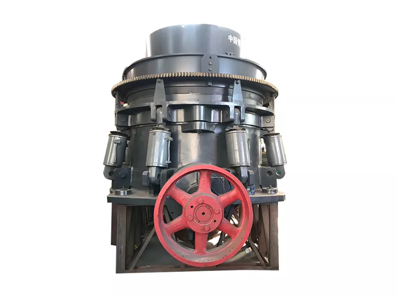 Multicylindret hydraulisk kegleknuser